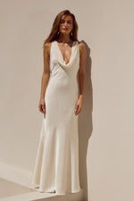 Load image into Gallery viewer, Gabrielle Maxi Dress - Ivory
