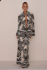 Load image into Gallery viewer, Clementine Sleeved Top - Brodie Sand
