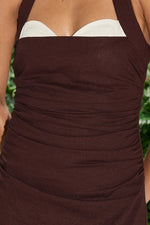 Load image into Gallery viewer, Evie Sweetheart Halter Mini Dress - Chocolate/Cream
