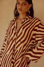 Load image into Gallery viewer, Montie Tie Front Sleeved Shirt - Montie Choc
