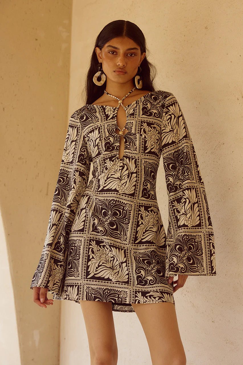 Chantelle Sleeved Mini Dress - Havanna Blue