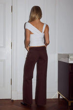 Load image into Gallery viewer, Zavi Straight Leg Jeans - Chocolate
