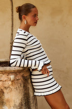Load image into Gallery viewer, Donna Knit Hot Short - Cream/Chocolate
